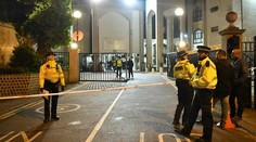 Neďaleko Londýnskej ústrednej mešity dobodali mladého muža