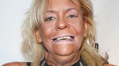 Pozor, obluda na červenom koberci!