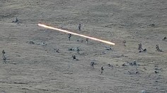 Nová eskalácia konfliktu má prvé obete. Z hraníc Arménska a Azerbajdžanu hlásia takmer sto mŕtvych