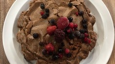 Pohánkový čoko-orechový koláč