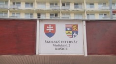 Riaditeľka stredoškolského internátu vraj šikanuje zamestnancov a pýta si úplatky