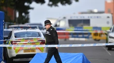 Vážny incident v Birminghame má jednu obeť, mali pobodať viacero ľudí