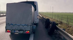 Okamihy hrôzy. Na R1 sa autobusu plnému detí za jazdy uvoľnili dve kolesá