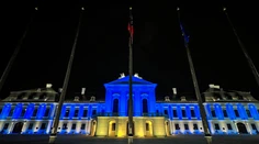Slavín sa zahalil do ukrajinských farieb, modro-žltý bol i Prezidenstký palác