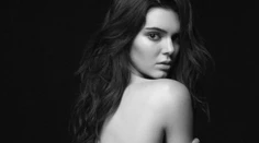 Nepotrebuje megazadok, aby zaujala. Odhalená sestra Kim Kardashian