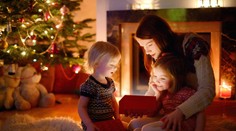 Psychológ radí: Ak dieťa po rozbalení darčekov bude smutné, maximálne sa mu venujte