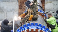 Ruské podniky vyzývajú na šesťdňový pracovný týždeň, aby zvládli sankcie