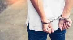 Masturboval na nadjazde pri Botanickej záhrade. Bonzli ho mladé ženy, sudca ho poslal do väzby