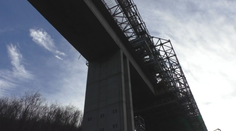 Gigantické teleso postavené na stĺpoch. Práce na najdlhšej slovenskej estakáde sú v novej fáze