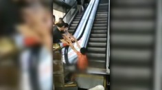 Hrozivá nehoda v nákupnom centre: Žene, ktorá sa zasekla v eskalátore, museli amputovať nohu