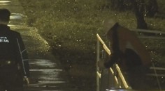 Pozdravil sa a skočil do potoka. Mestskí policajti v Leviciach ratovali opitého dôchodcu