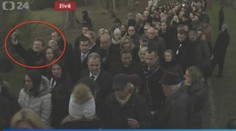 Tak to je hanba. Český politik pohoršil svet, urobil si selfie v koncentráku