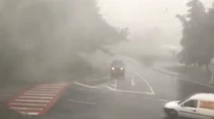 VIDEO: Silná búrka pri Prievidzi lámala stromy a poškodila strechy