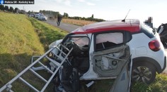 Vodič (†33 ) na rovnej ceste prešiel do protismeru, čelne sa zrazil s nákladiakom