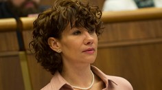 Nicholsonová: Predstaviteľky finančnej správy dovolenkovali s Vadalovcami