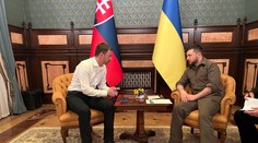 Zelenskyj poďakoval Hegerovi za stíhačky a pozval ho do Kyjeva. Premiér pozvánku prijal