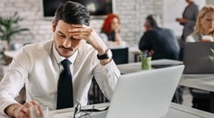 Žiadne odchody kvôli káve či rodinným záležitostiam. Miliardár zaviedol vo svojej spoločnosti prísne zákazy