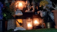 Čas spomienok a zamyslenia. Sviečky rozžiarili cintoríny po celom Slovensku