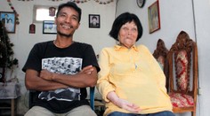 Láska kvitne v každom veku. On má 28 a ona 82, pred týždňom mali svadbu