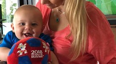 Najrozkošnejší celebritný fanúšik futbalu. Ani on nechýba na majstrovstvách