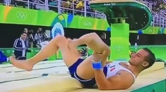 Škaredé zranenie francúzskeho gymnastu: Puknutie kosti počula celá hala