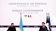 Emmanuel Macron chce dokončiť vytvorenie koalície vojenských inštruktorov pre Ukrajinu
