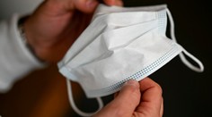 V jednej krajine hrozia až dva roky väzenia za nenosenie rúška