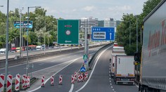 V Tuneli Sitina sa zasekol žeriav, tvorili sa kolóny