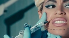 Beyoncé v novom klipe o plastikách: Dušu si nepreoperujete!