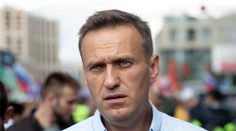 Opozičný politik Navaľnyj po údajnom otrávení upadol do kómy