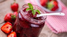 Jahodové mámenie sa začína: Urobte si džem a zavarte jahody podľa receptu starých mám