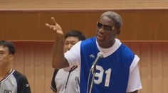 Rodman spieval Kimovi "Happy Birthday"