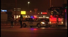 Mladá policajtka zrazila chodcu. Naďalej šóferuje