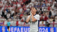 Foden musel náhle odcestovať domov. Nie je jasné, či stihne nedeľné osemfinále