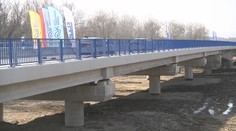 Dva roky veľkých obchádzok sa skončili. Otvorili najdlhší most v Košickom kraji, no hrozí pád ďalších