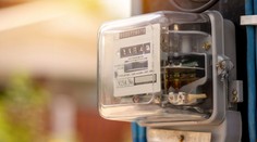 Od januára zaplatíme o takmer desať percent menej za elektrinu