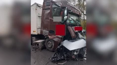 Z osobného auta nezostalo po zrážke s kamiónom takmer nič. Nehoda v Rožňave si vyžiadala jednu obeť