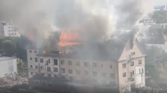 VIDEO: Mohutný požiar v Bratislave zachvátil budovu na Račianskej