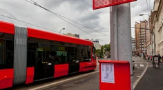 Útok na zastávke Blumentál: Patrik (19) zlomil ruku 64-ročnému mužovi