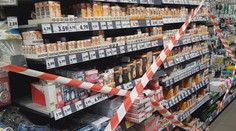 Žiarovku, šnúrky do topánok či ceruzku v obchodoch stále nezoženiete