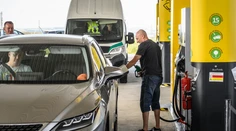 Nafta naďalej prekvapuje: Pumpári cez víkend upravili cenníky