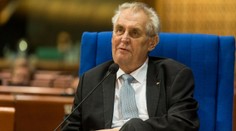 Český prezident Zeman dostane vakcínu v stredu, v nemocnici zostane aspoň dva dni