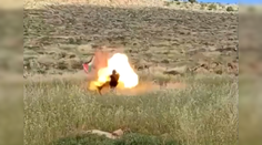 VIDEO: Izraelčan chcel skopnúť palestínsku vlajku. Nasledovala explózia