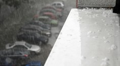 Takmer na celom Slovensku hrozia búrky aj s krúpami, varujú meteorológovia