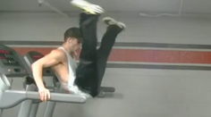 Sexi tréner si zatancoval na megahit na bežiacom páse