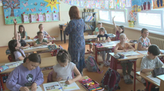 Hľadá sa plán, ako vyriešiť nedostatok učiteľov. Ministerstvo navrhuje, aby sa platy líšili podľa regiónu