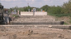 Rast cien zastavil výstavby škôl či mostov po celom Slovensku. Remišová ponúka starostom eurofondy