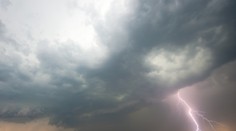 Prvá obeť búrok v Česku. Blesk zabil jednu ženu a tri deti skončili v nemocnici