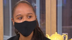 Pred rokmi ju zbili pre farbu pleti, svedkovia iba odvracali pohľady.  Ospravedlnenie prišlo až v týchto dňoch