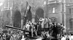 Moskva označila maďarskú revolúciu z roku 1956 za pogrom, Budapešť to pobúrilo